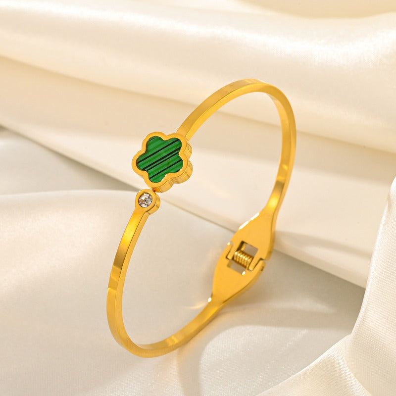 Wholesale Titanium Steel Light Luxury Five-leaf Clover Love Bracelets ACC-BT-Zhuox005