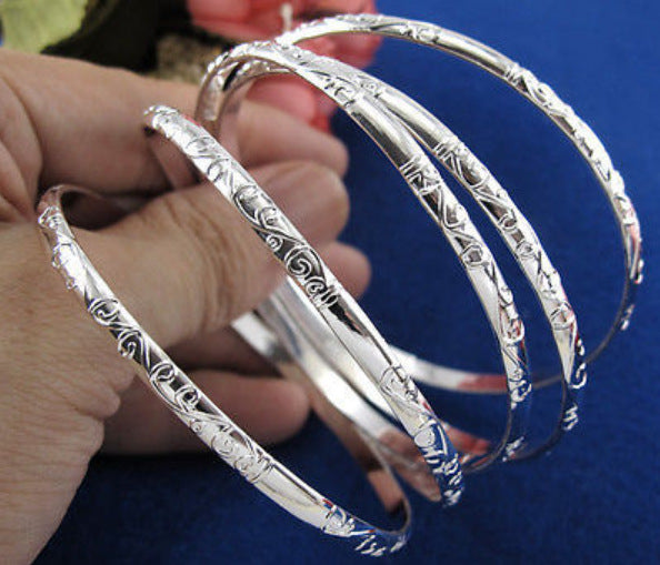 Wholesale 5-Pack Flower Pattern Round Bangles,  European American Style Silver-Tone Jewelry Accessory,  Gift Boutique Resale