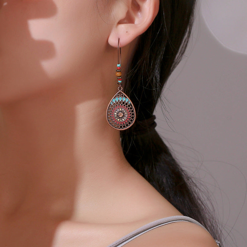 Wholesale Vintage Green Alloy Bohemian Floral Hollow Carved Earrings Fashion Accessory Gift