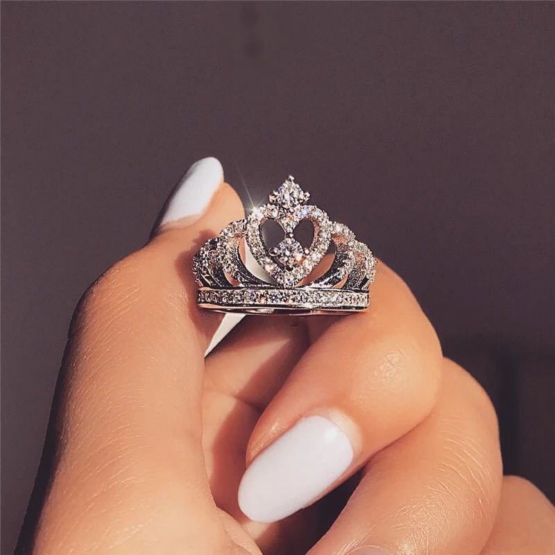 Wholesale Stylish Women' s Crown Zirconia Ring Silver Tone Alloy Jewelry Fashion Accessory