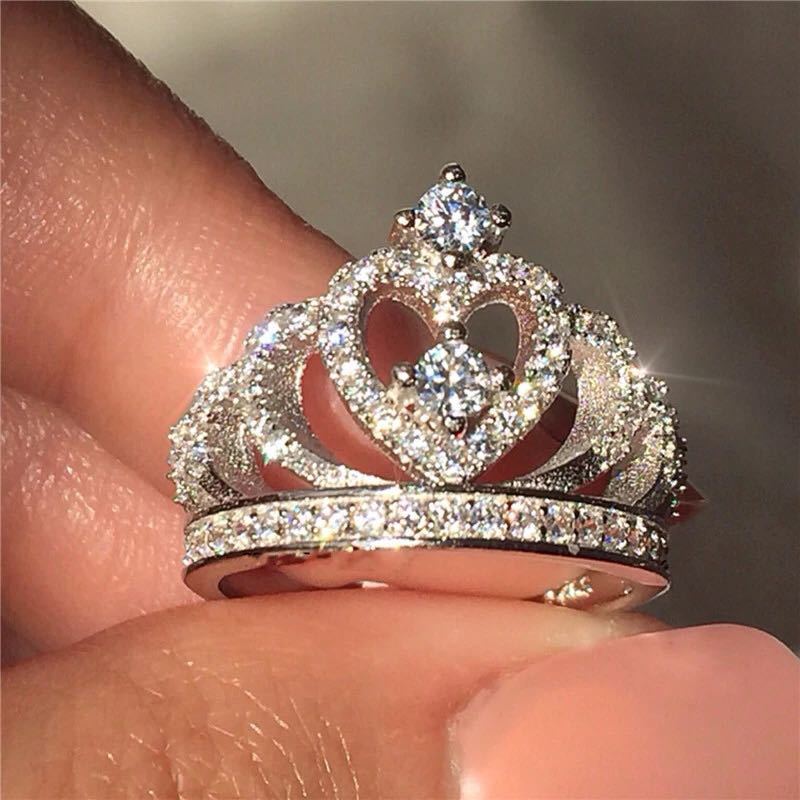 Wholesale Stylish Women' s Crown Zirconia Ring Silver Tone Alloy Jewelry Fashion Accessory
