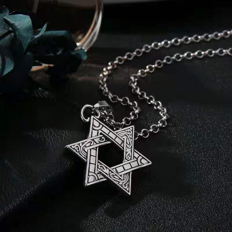 Wholesale Creative Alloy Necklace Maple Leaf Tag Men Hip Hop Pendant Men Necklaces ACC-NE-Pufei005