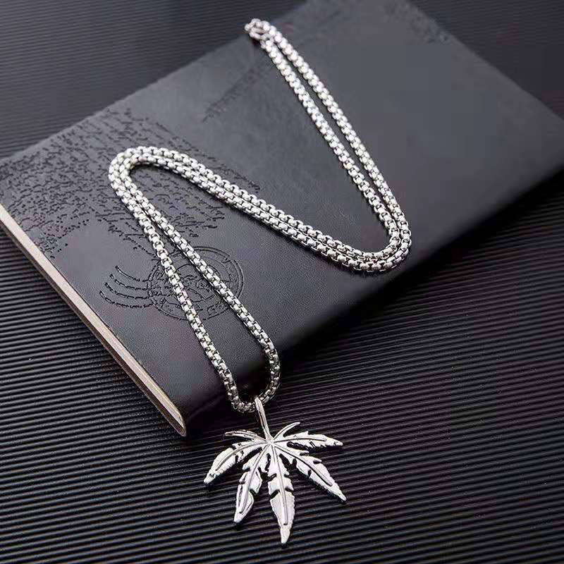 Wholesale Creative Alloy Necklace Maple Leaf Tag Men Hip Hop Pendant Men Necklaces ACC-NE-Pufei005