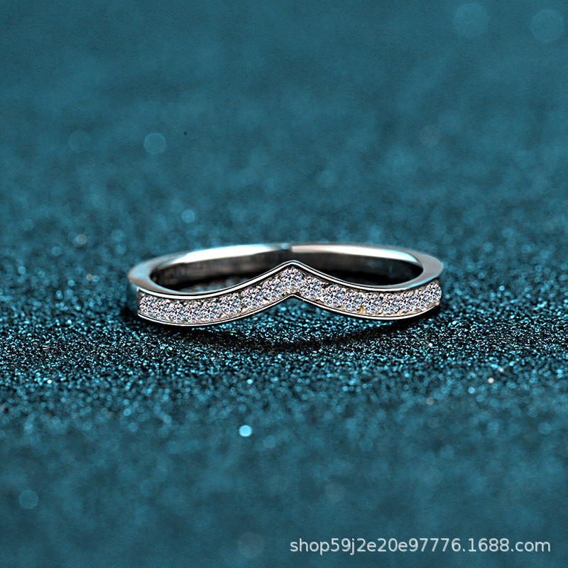 Wholesale V-Shaped 14 Points Moissanite Row Ring