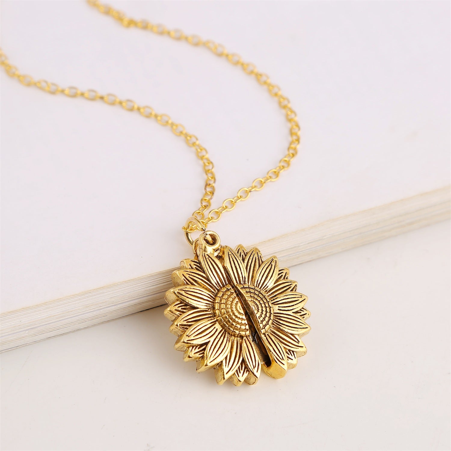 Wholesale Alloy Sunflower Openable Double-sided Engraving Keychain Pendant ACC-KC-ManYi001