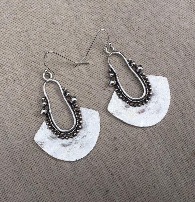 Wholesale Alloy Hollow Fan Pendant Earrings Retro Geometric Fashion Jewelry Accessory For Wedding Boutique Resale
