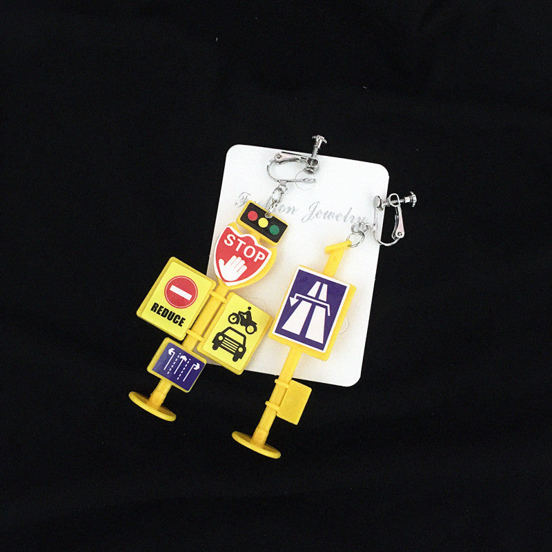 Großhandel Stop -Verkehrs -Baustraße Schild Lustige Ohrclip -Persönlichkeit Halskette Set