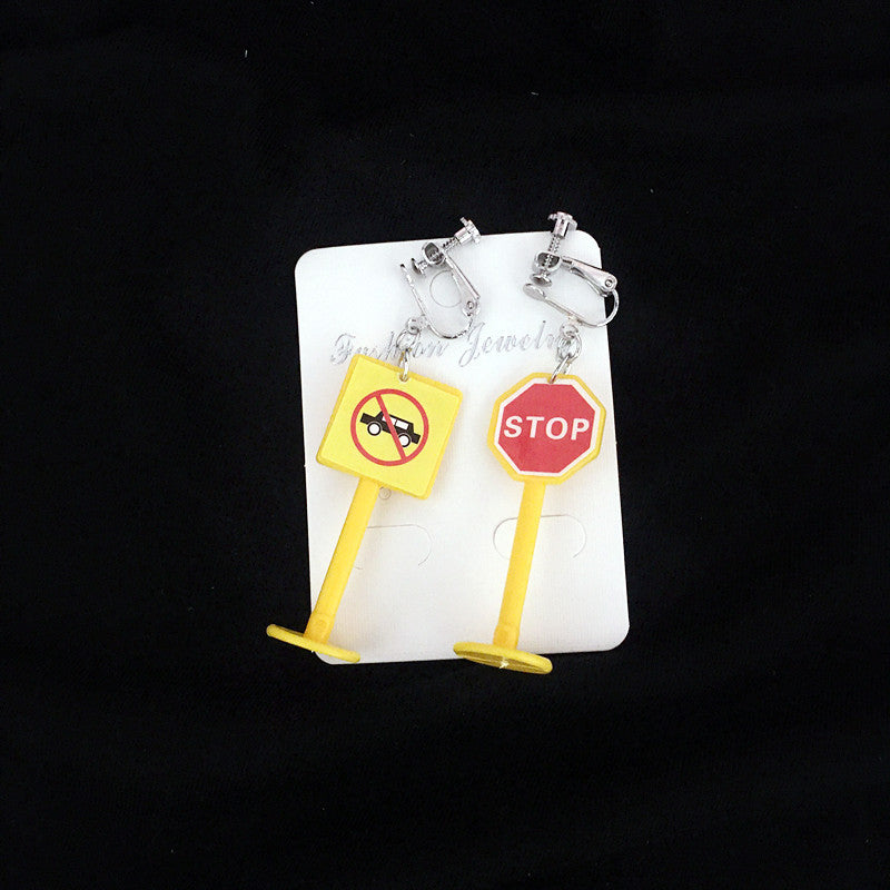 Großhandel Stop -Verkehrs -Baustraße Schild Lustige Ohrclip -Persönlichkeit Halskette Set