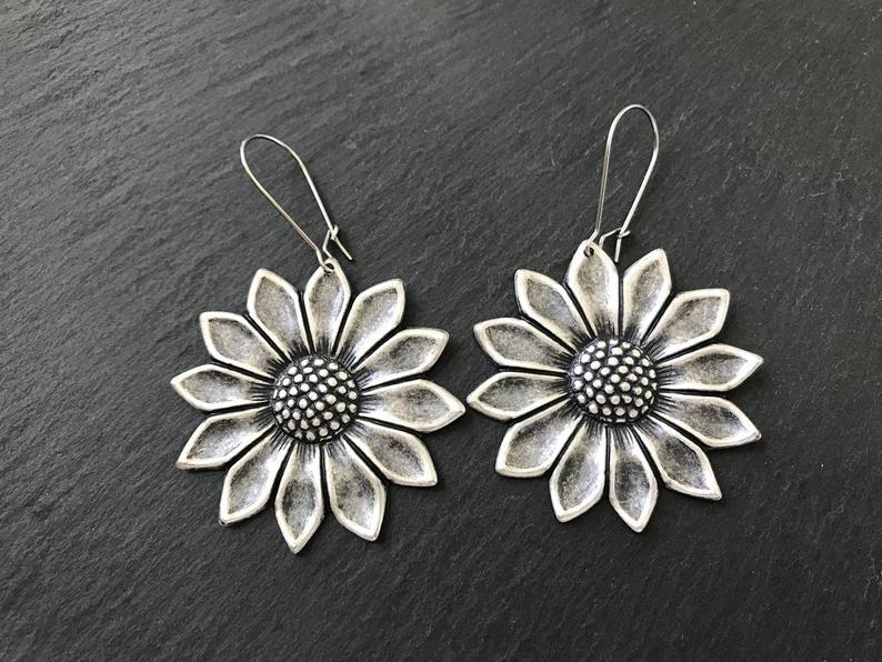 Wholesale Retro Ancient Silver Sunflower Earrings - Trendy Literary Design Fashion Jewelry Accessory Gift for Resale