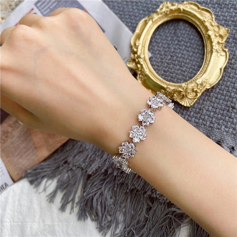 Wholesale Creative Bracelet Simple Copper Zircon Flower Bracelet