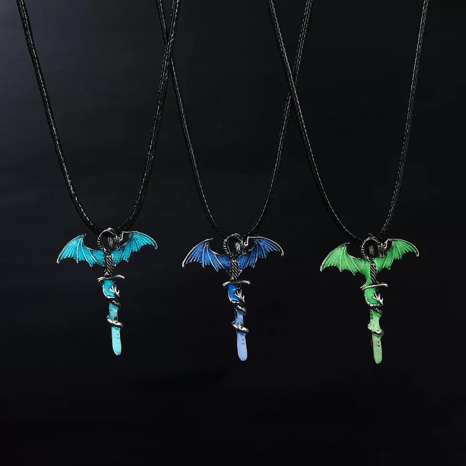 Wholesale Long flying dragon sword luminous retro necklace