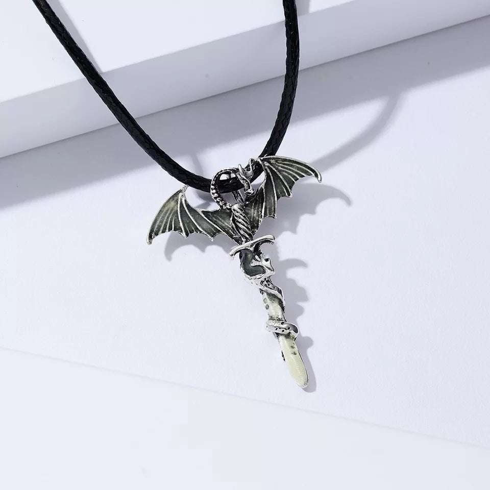 Wholesale Long flying dragon sword luminous retro necklace