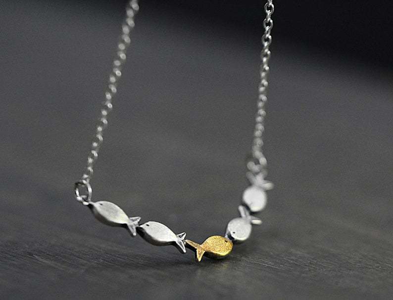 Wholesale Vintage Fish Pendant Clavicle Chain Necklace for Women Chic Everyday Jewelry Accessory