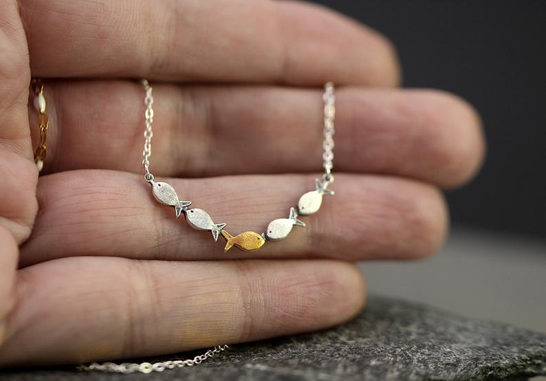 Wholesale Vintage Fish Pendant Clavicle Chain Necklace for Women Chic Everyday Jewelry Accessory