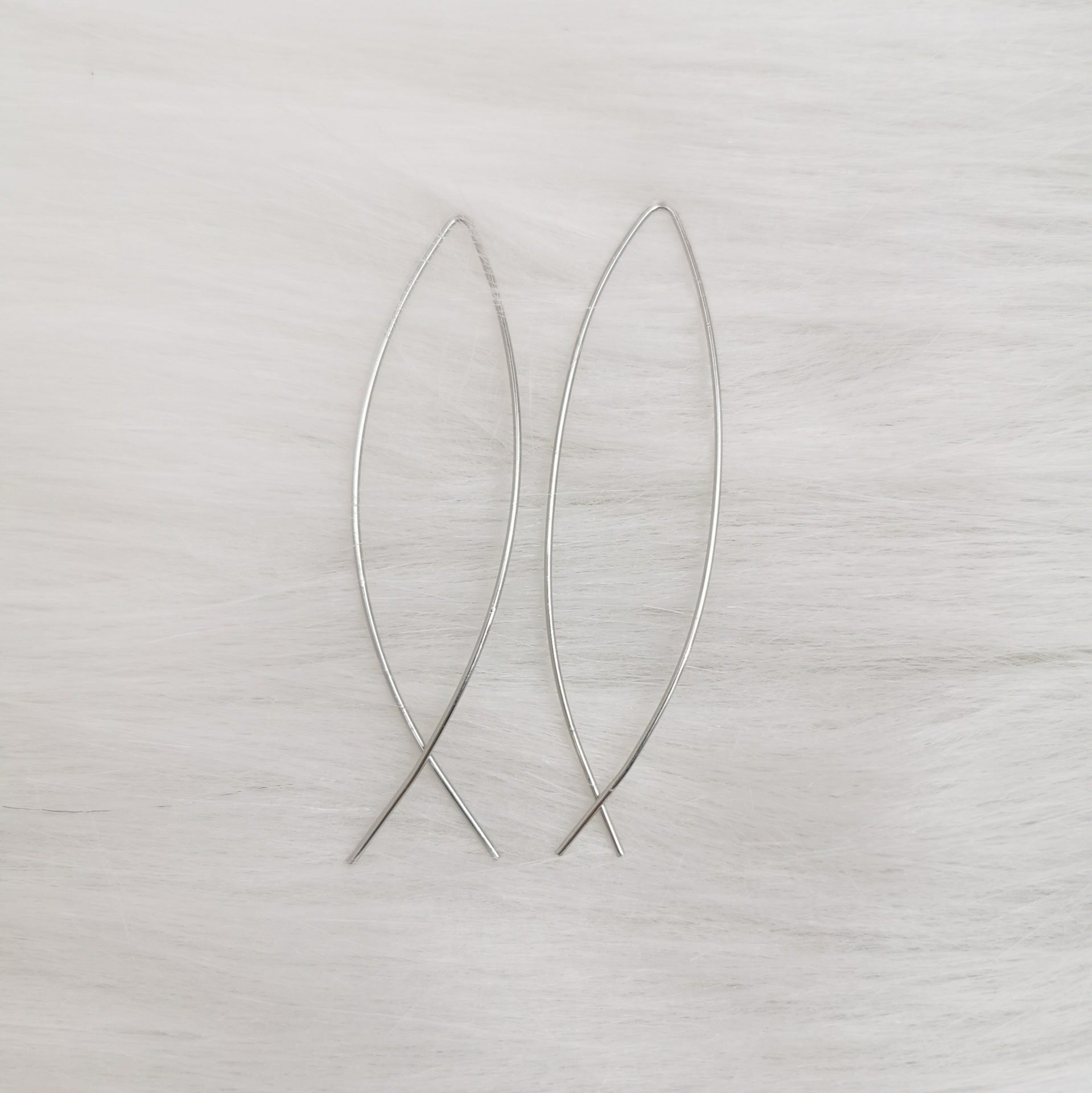 Wholesale personality earrings exaggerated fashion hollow five-pointed star earrings