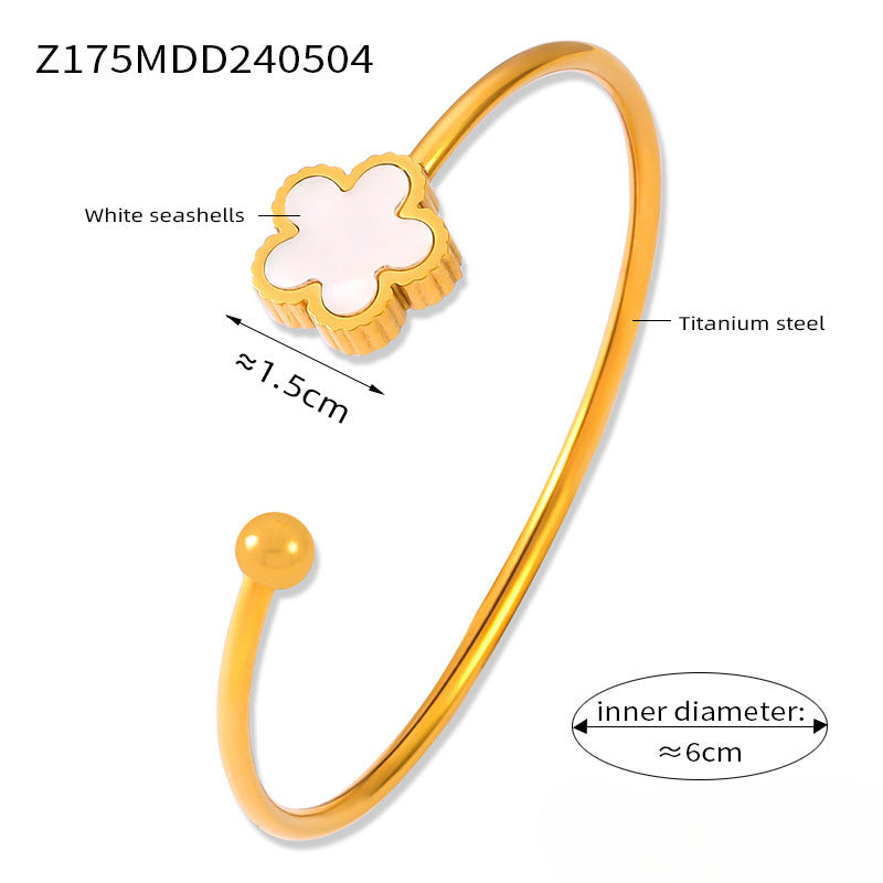 Wholesale Five-leaf Clover Titanium Steel Gold Bracelet ACC-BT-OMK002