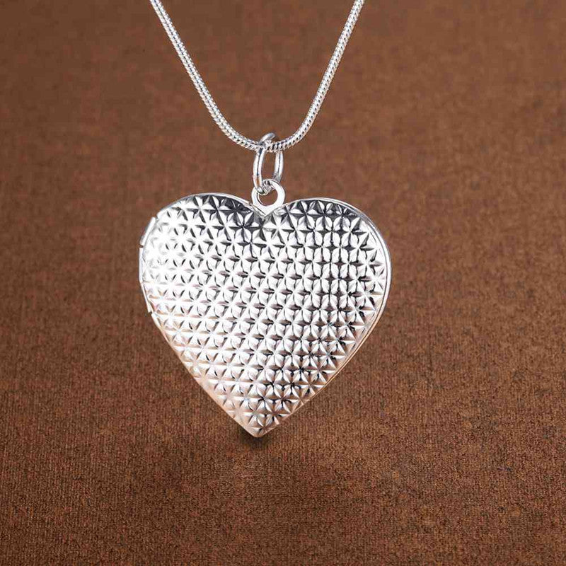 Wholesale Copper Plated Silver Jewelry Heart-shaped Photo Frame Necklace ACC-NE-YaRL001