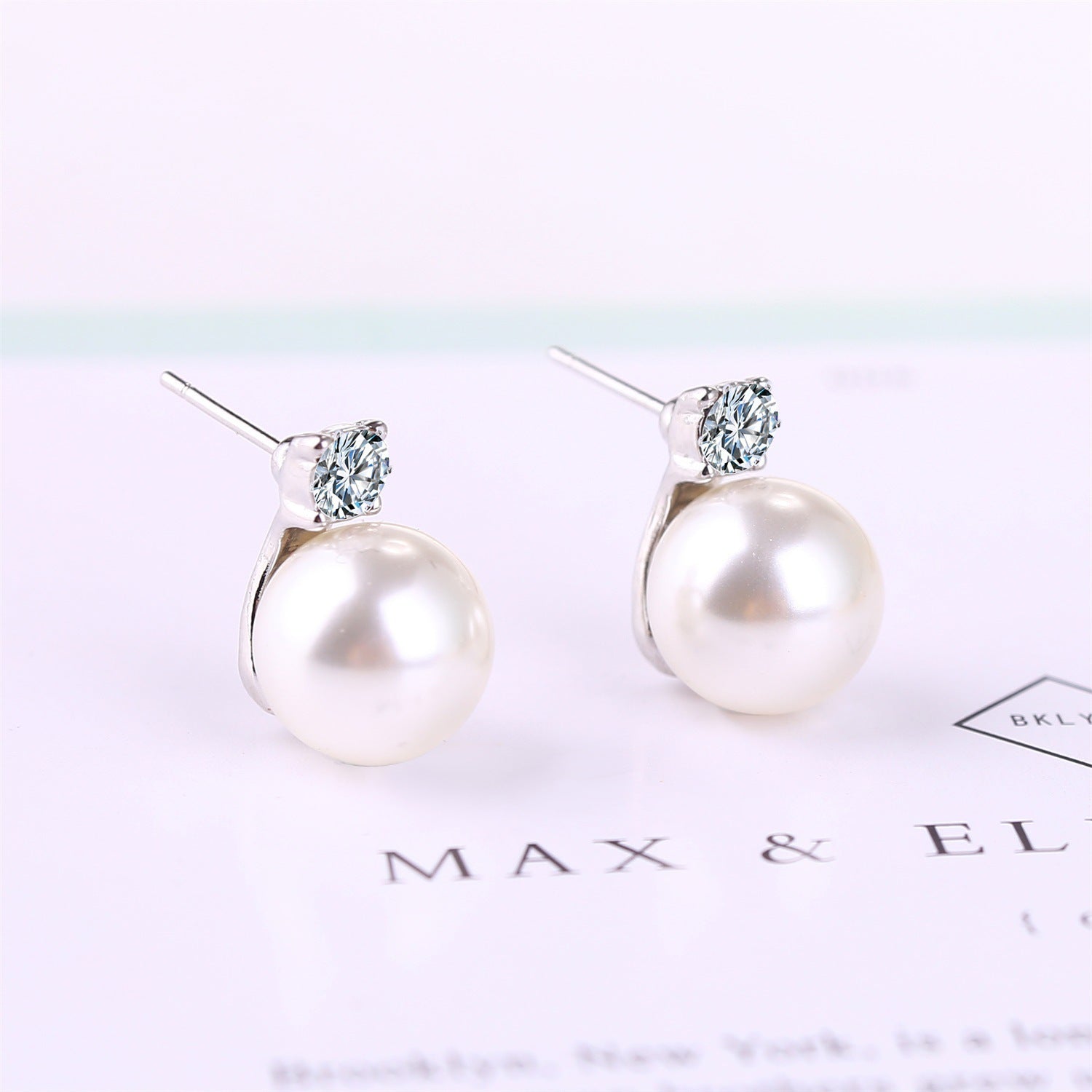 Wholesale zircon exquisite small pearl earrings