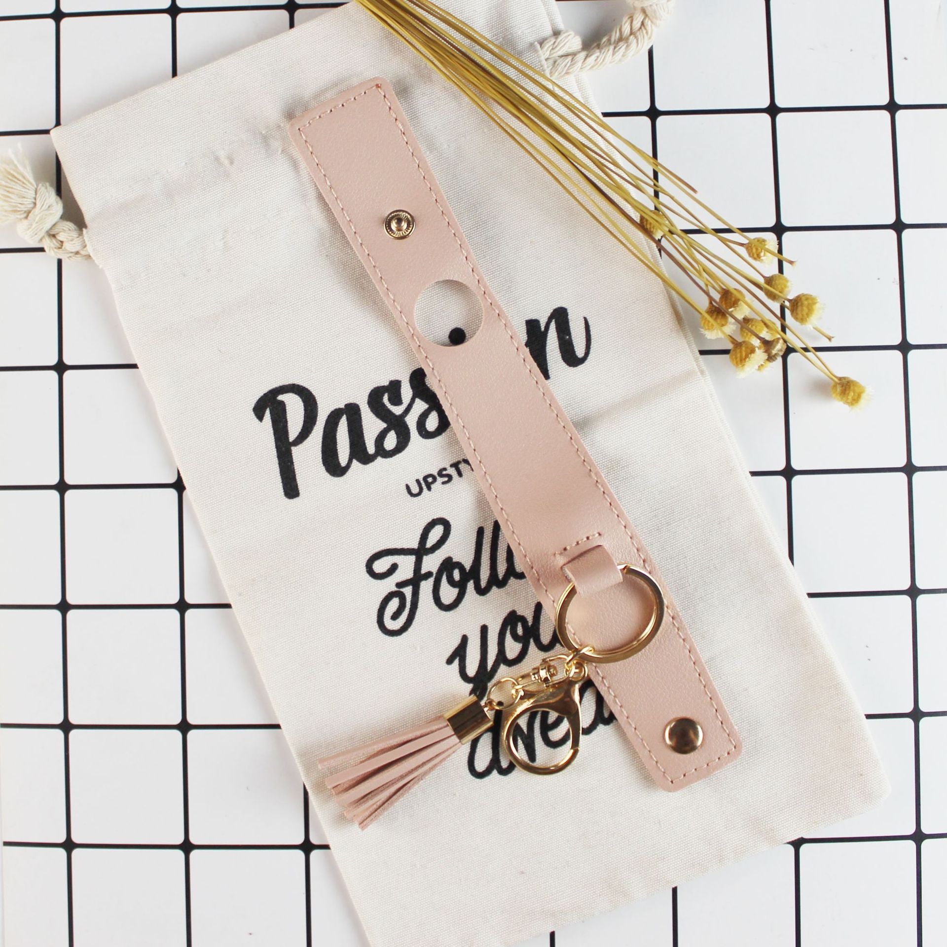 Wholesale PET Hand Sanitizer Bottle Leather Keychain Keychains Accessories Chapstick Holder ACC-KC-YTian019