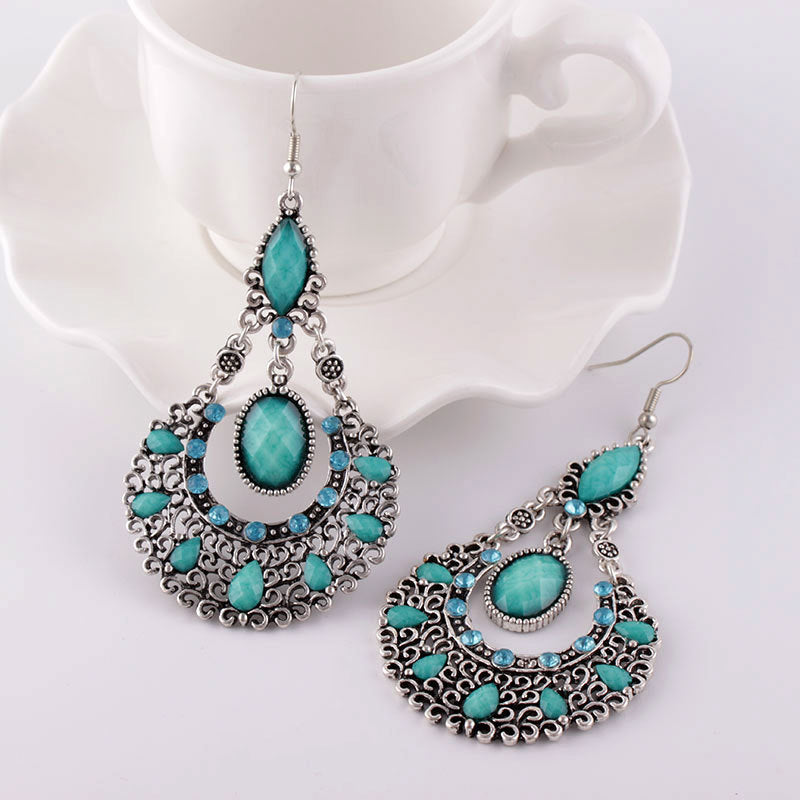 Wholesale Exaggerated Retro Court Style Long Hollow Rhinestone Drop Earrings Alloy Electroplated Fashion Accessory