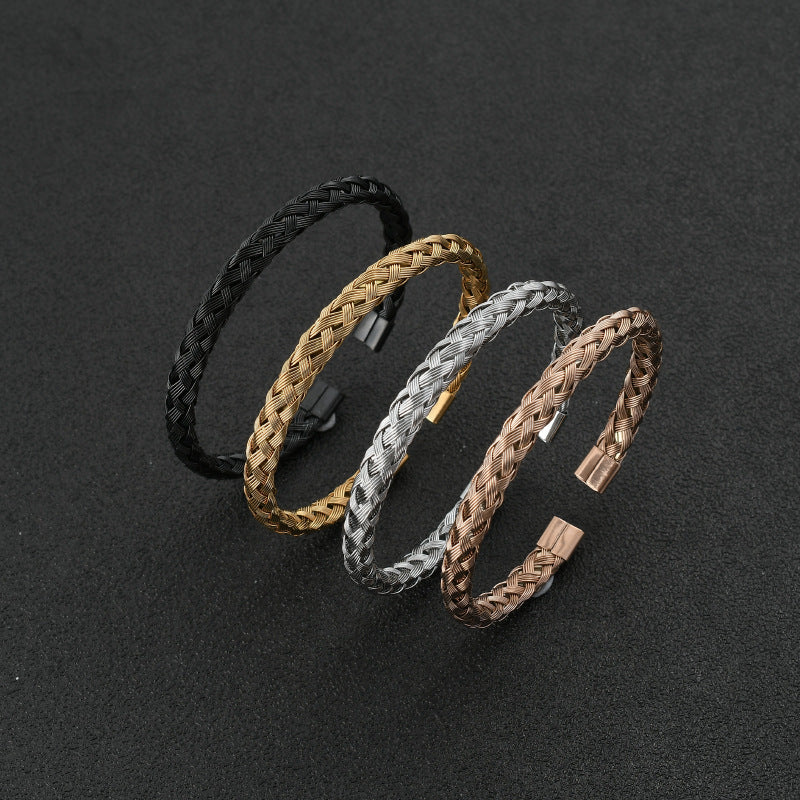 Bracciale intrecciato a forma di C in acciaio al titanio all'ingrosso