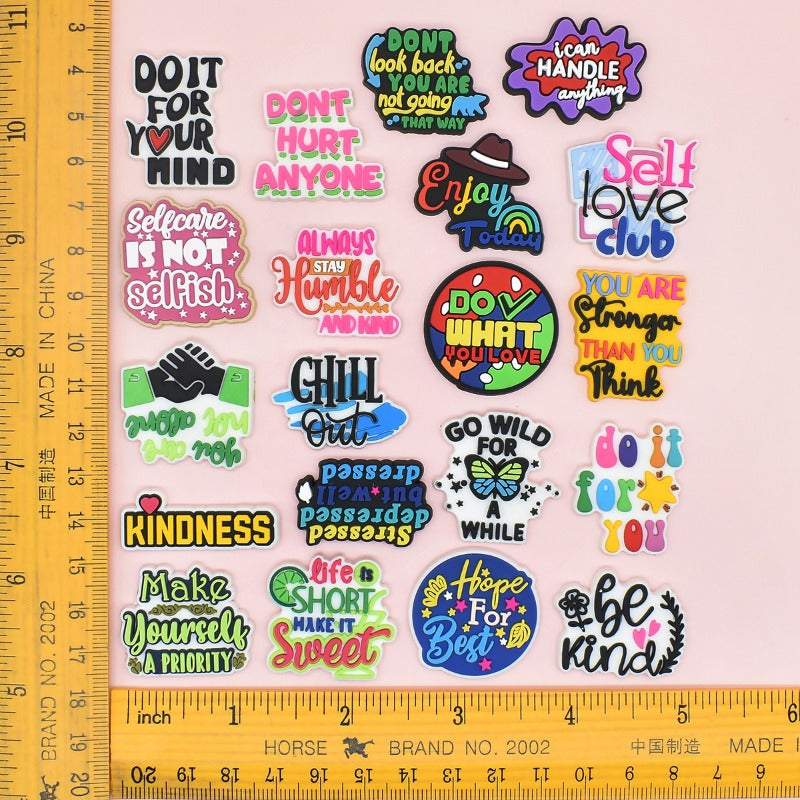 Wholesale Random 100pcs Phrase Series PVC Soft Rubber Shoe Buckle Decoration  ACC-SC-RYY086