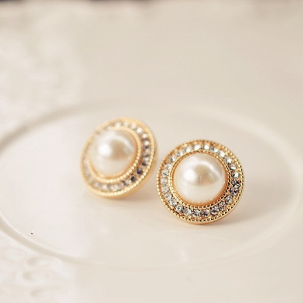 Wholesale Vintage Style Flower Nest Pearl Ear Clip with Rhinestone Detail,  Fashion Accessory for Women