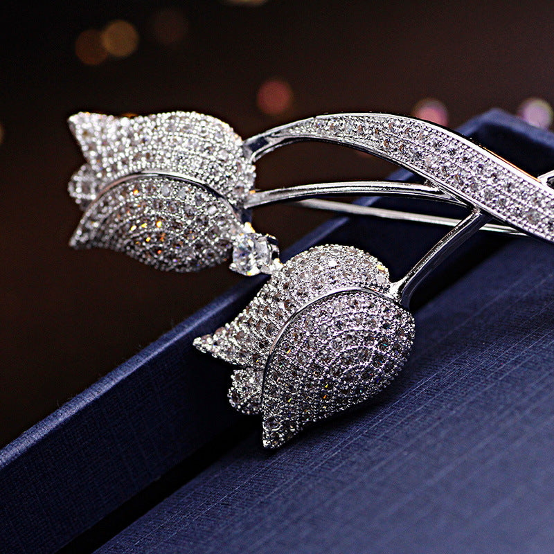 Wholesale Personalized Diamond-encrusted Rose Brooch
