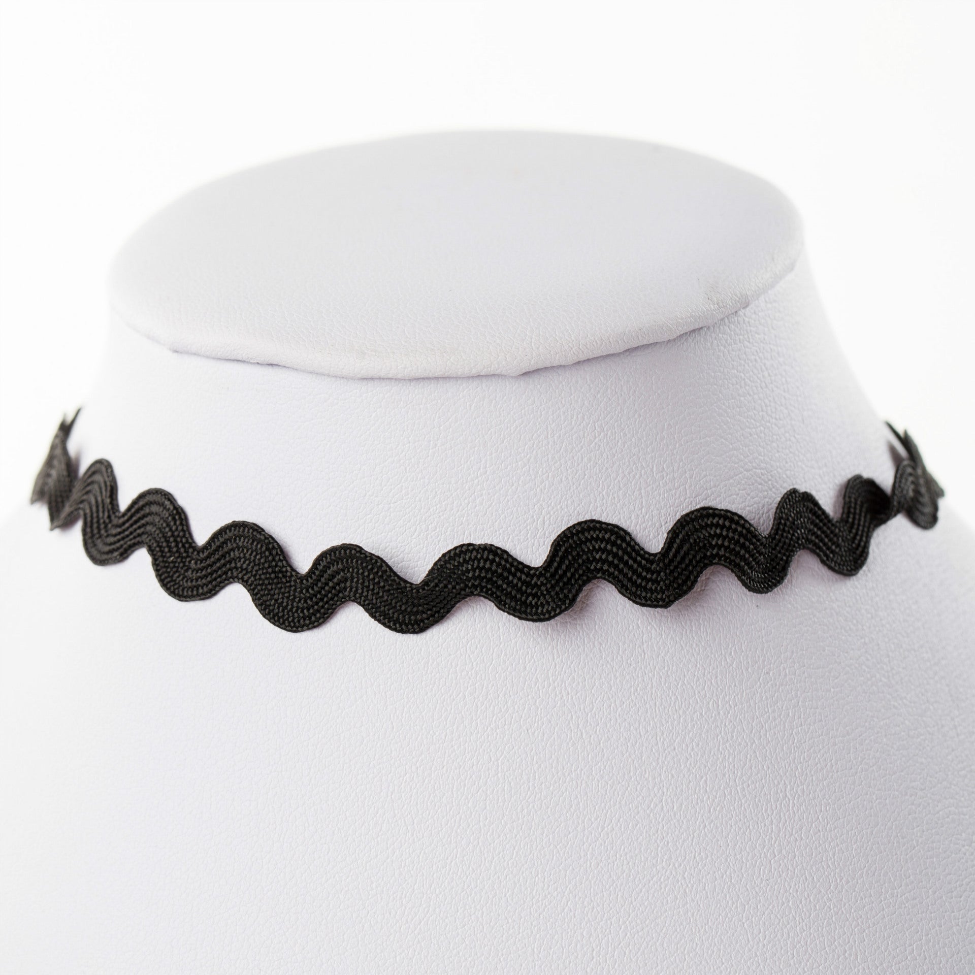 Wholesale  velvet lace neckband collar women's short clavicle chain necklaces