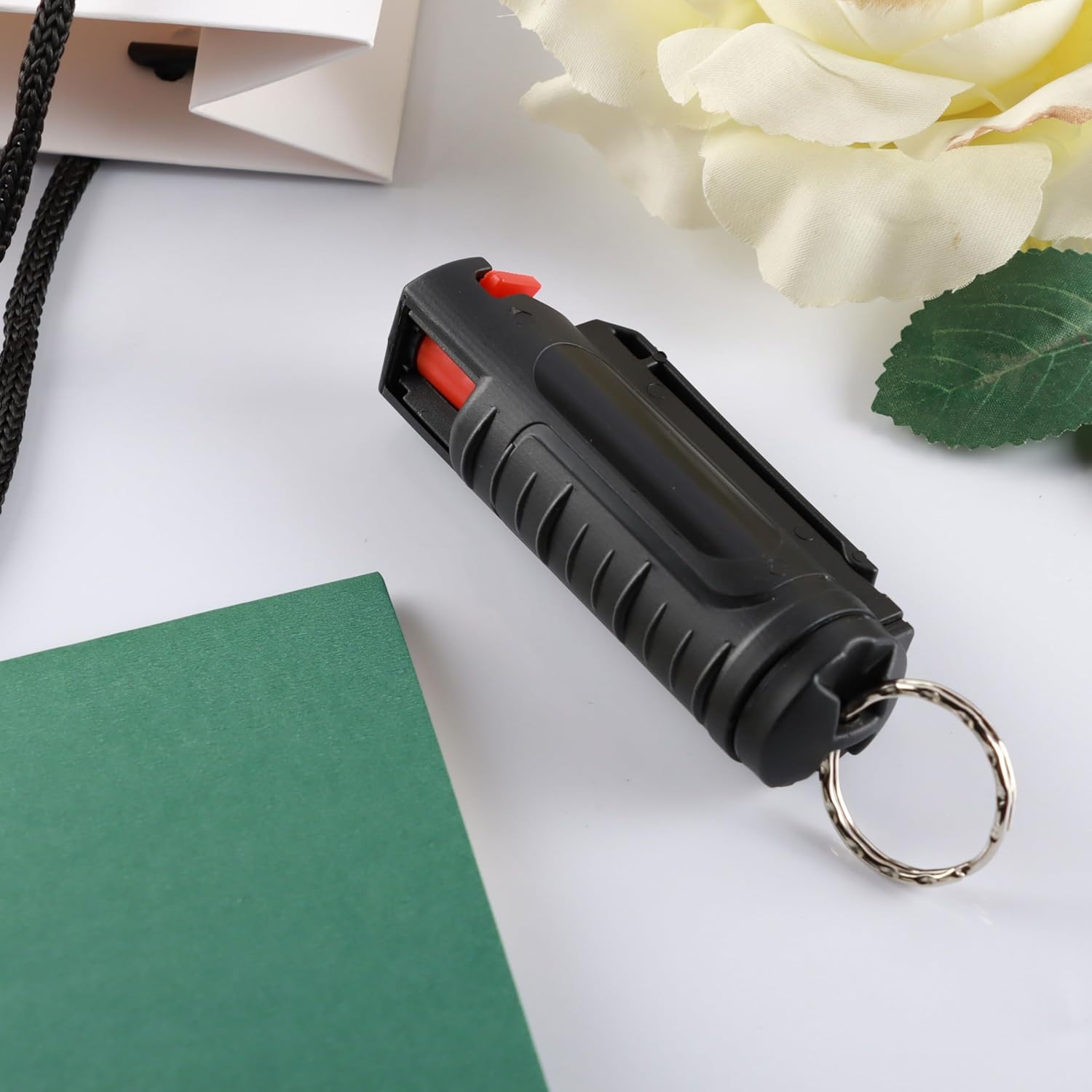 Wholesale Plastic Portable Press Bottle Keychain ACC-KC-ZhiYa013