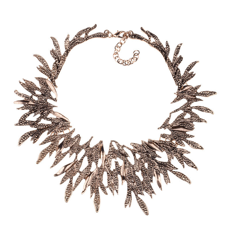 Wholesale alloy retro exaggerated short clavicle necklace