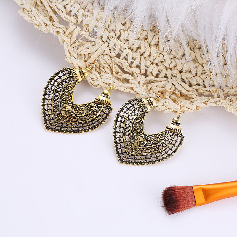 Wholesale Retro Bohemian Ethnic Hollow Out Heart Bronze Alloy Earrings Fashion Jewelry Accessory Gift Boutique Resale