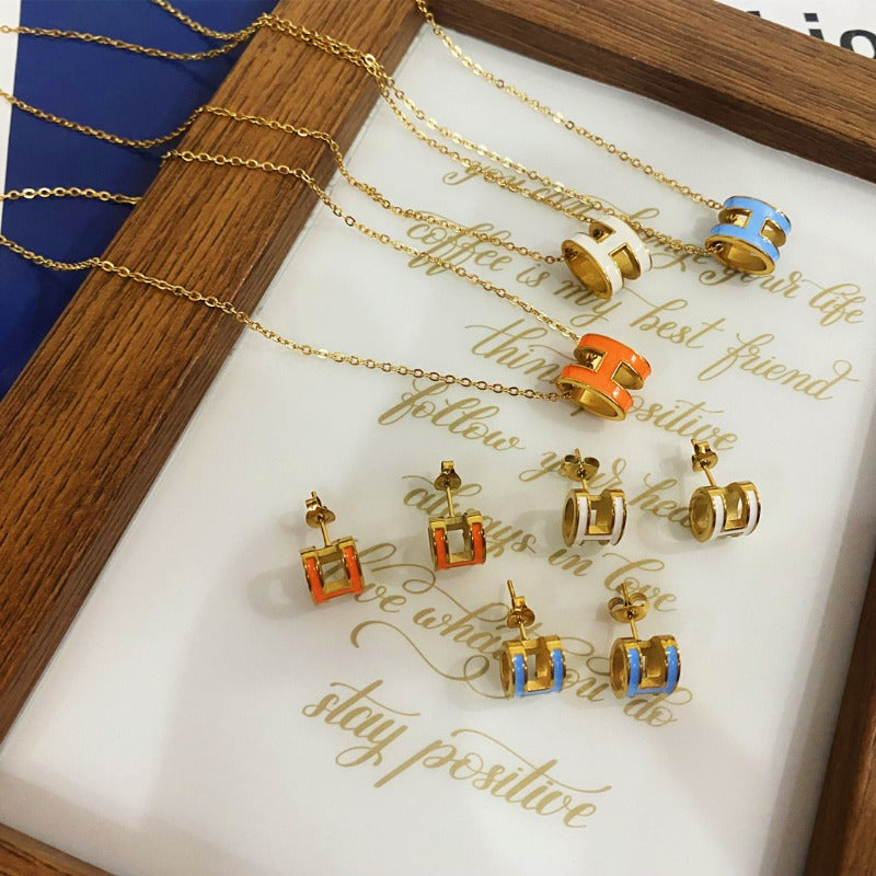 Wholesale Letter Necklace Gold Enamel Craft Clavicle Necklaces ACC-NE-YZXW001