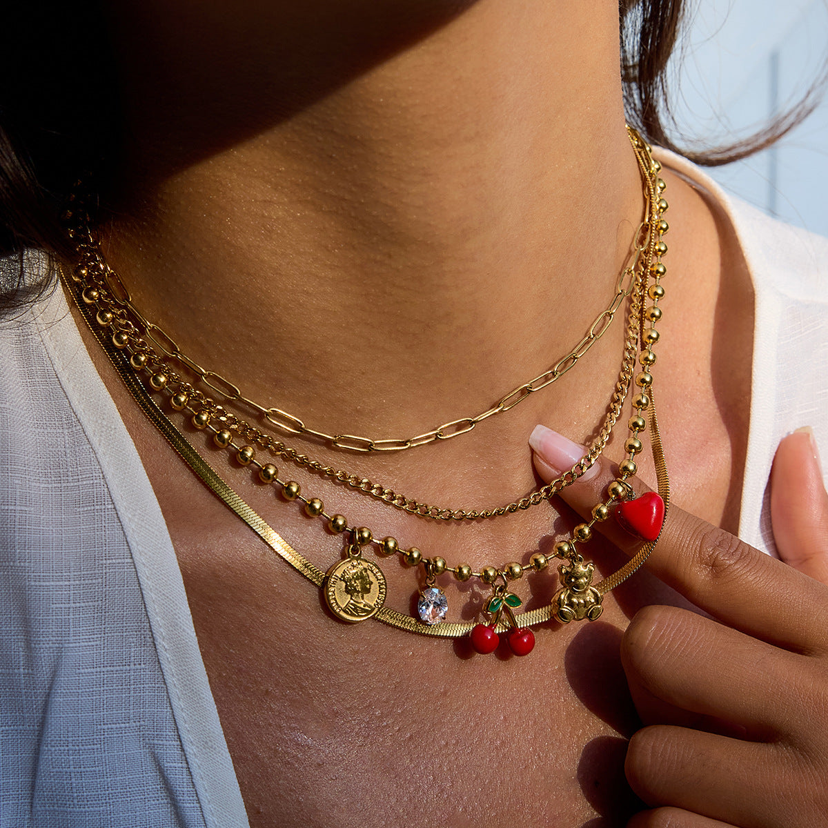 Wholesale 18K Gold Stainless Steel Rhinestone  Heart Portrait Coin Pendant Necklace