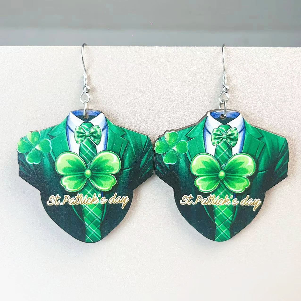 Wholesale Wooden St.  Patrick' s Day shamrock earrings