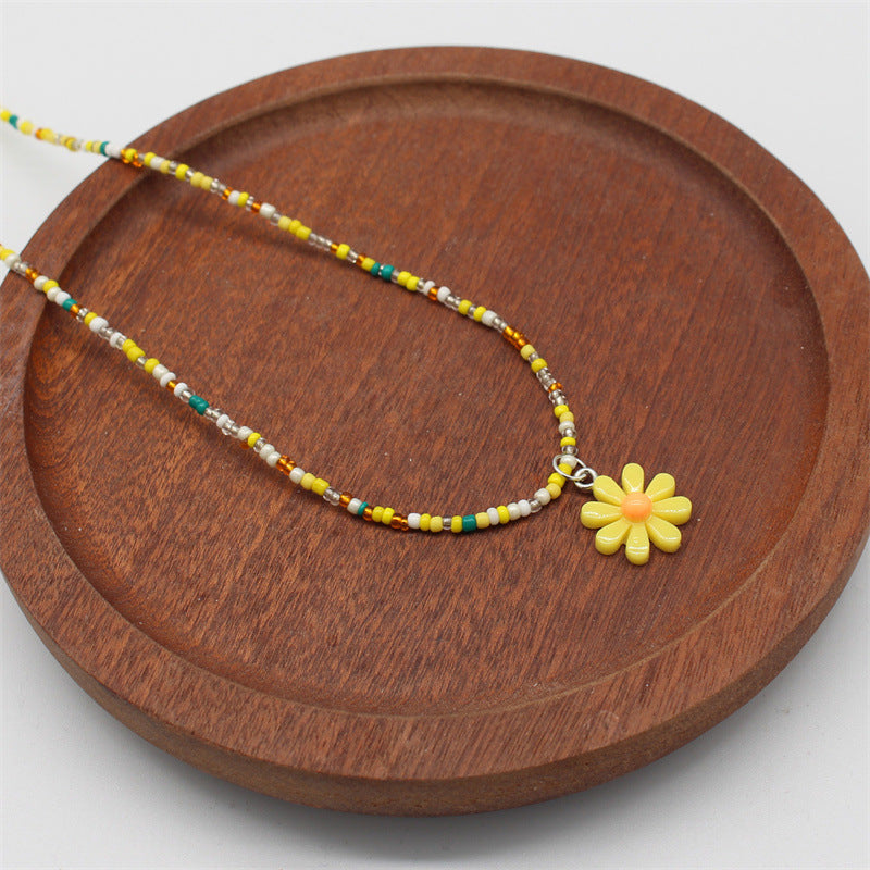 Wholesale daisy flower pendant necklace