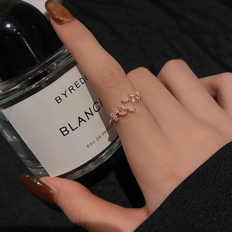 Wholesale Crystal Leaf Light Luxury Open Rings