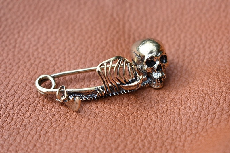 Wholesale  punk style Halloween vintage skull pin dark Goth brooch