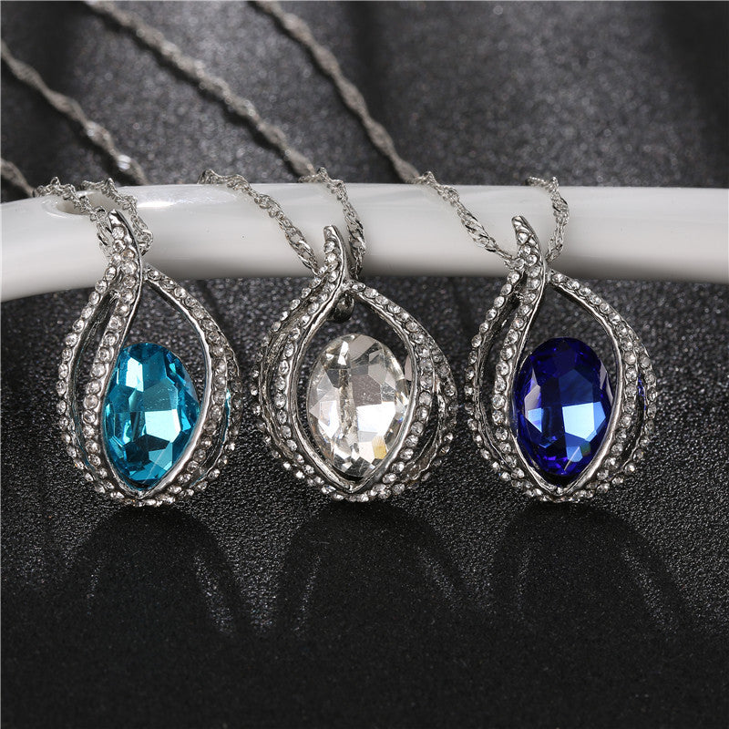 Wholesale luxury  flame heart oval crystal clavicle chain pendant necklace