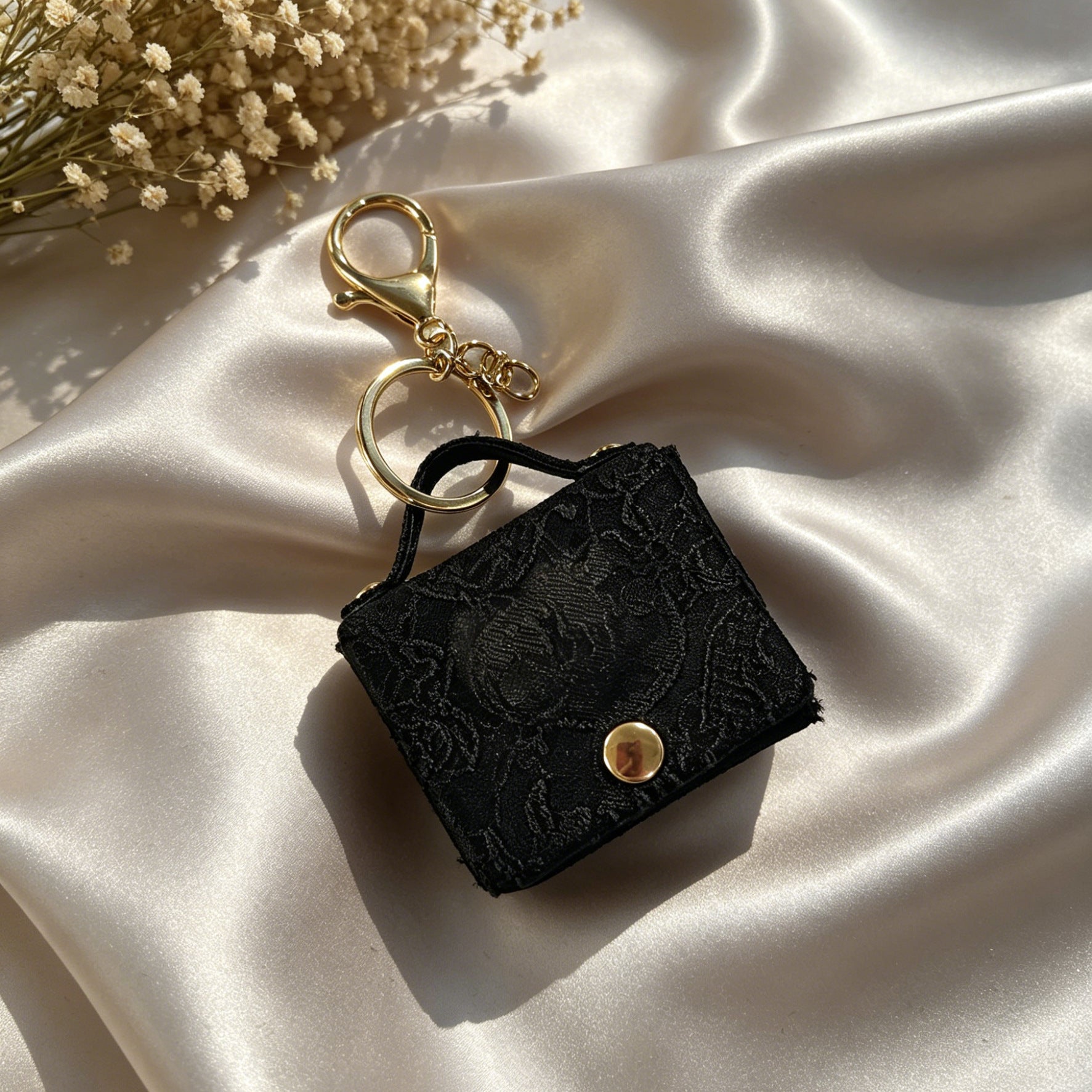 Wholesale Modern Chinese-Style Heart-Shaped Coin Purse with Jacquard Cloth - Trendy Pendant Bag Charm