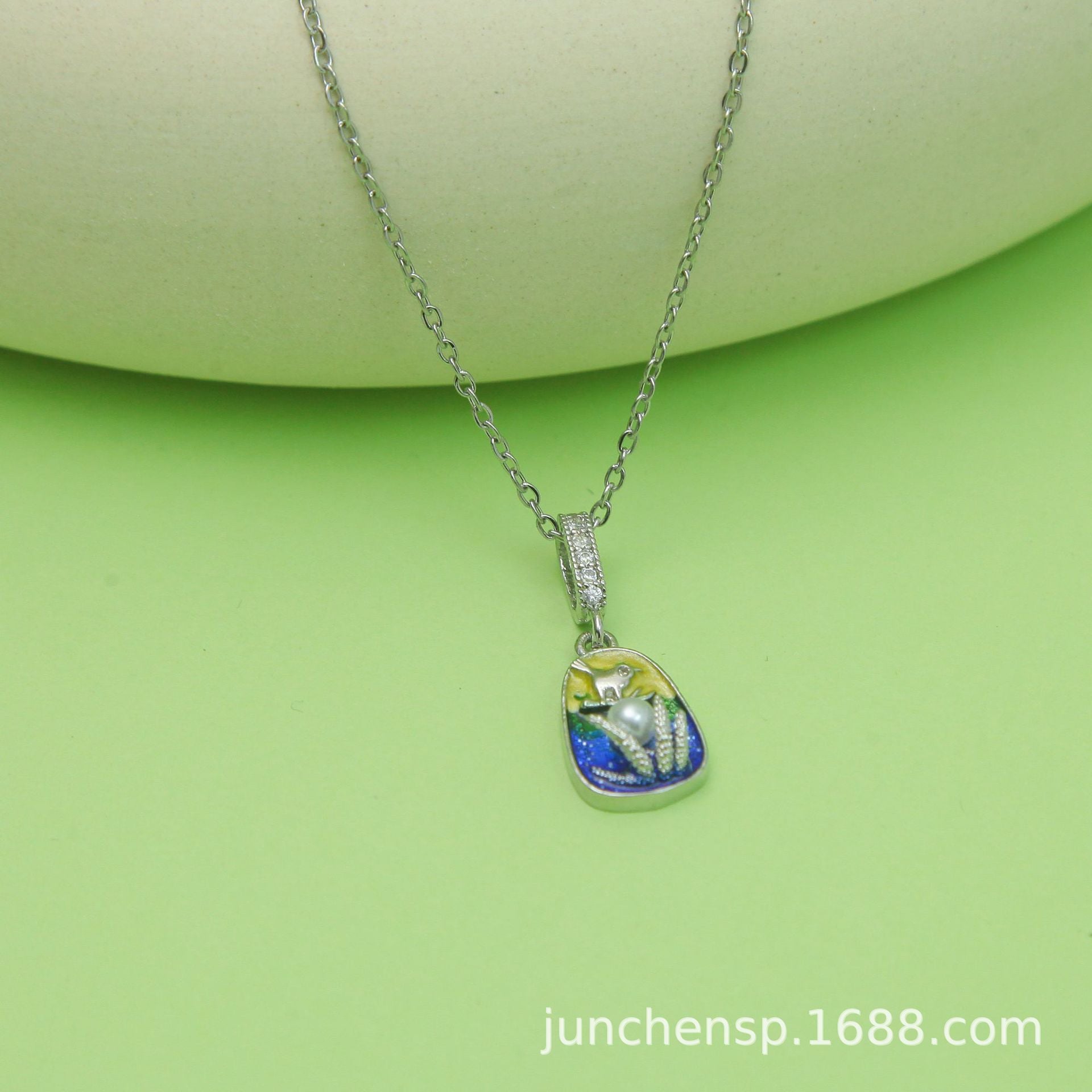 Wholesale Titanium Steel Oil Dropping Painted Mid-ancient Style Rose Pendant  Necklace