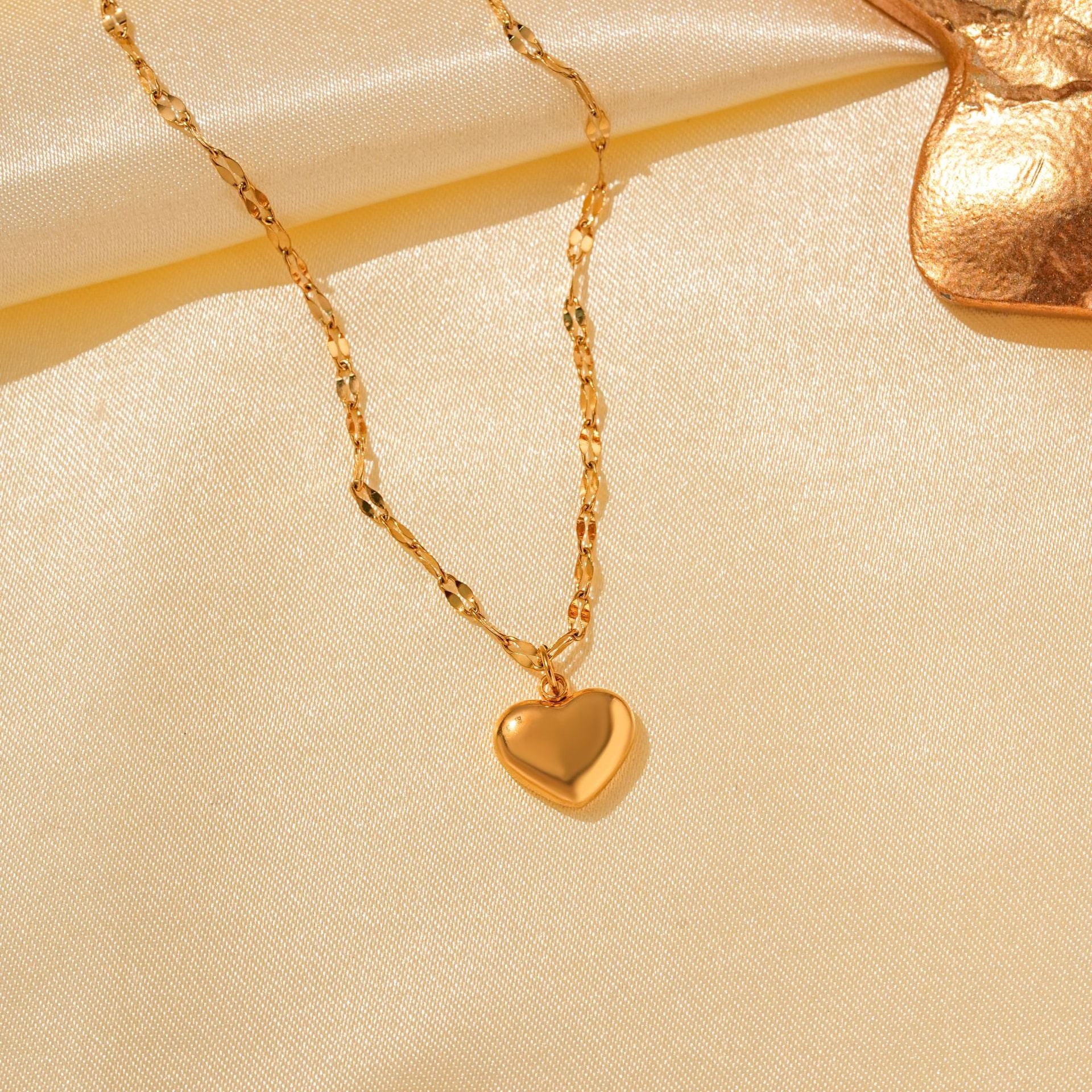 Wholesale Titanium Steel Retro Hip-hop Blue Devil's Eye Bow Love Pendant Evil Eye Necklace