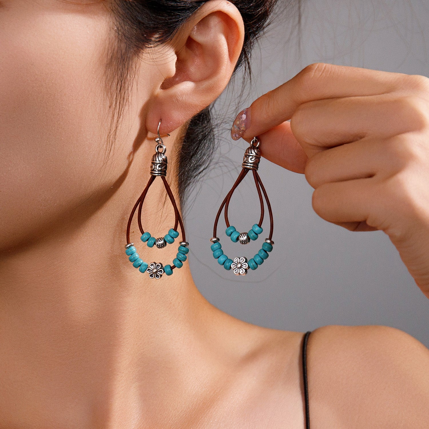 Wholesale  retro ethnic style antique silver flower beads leather rope pendant women's earrings