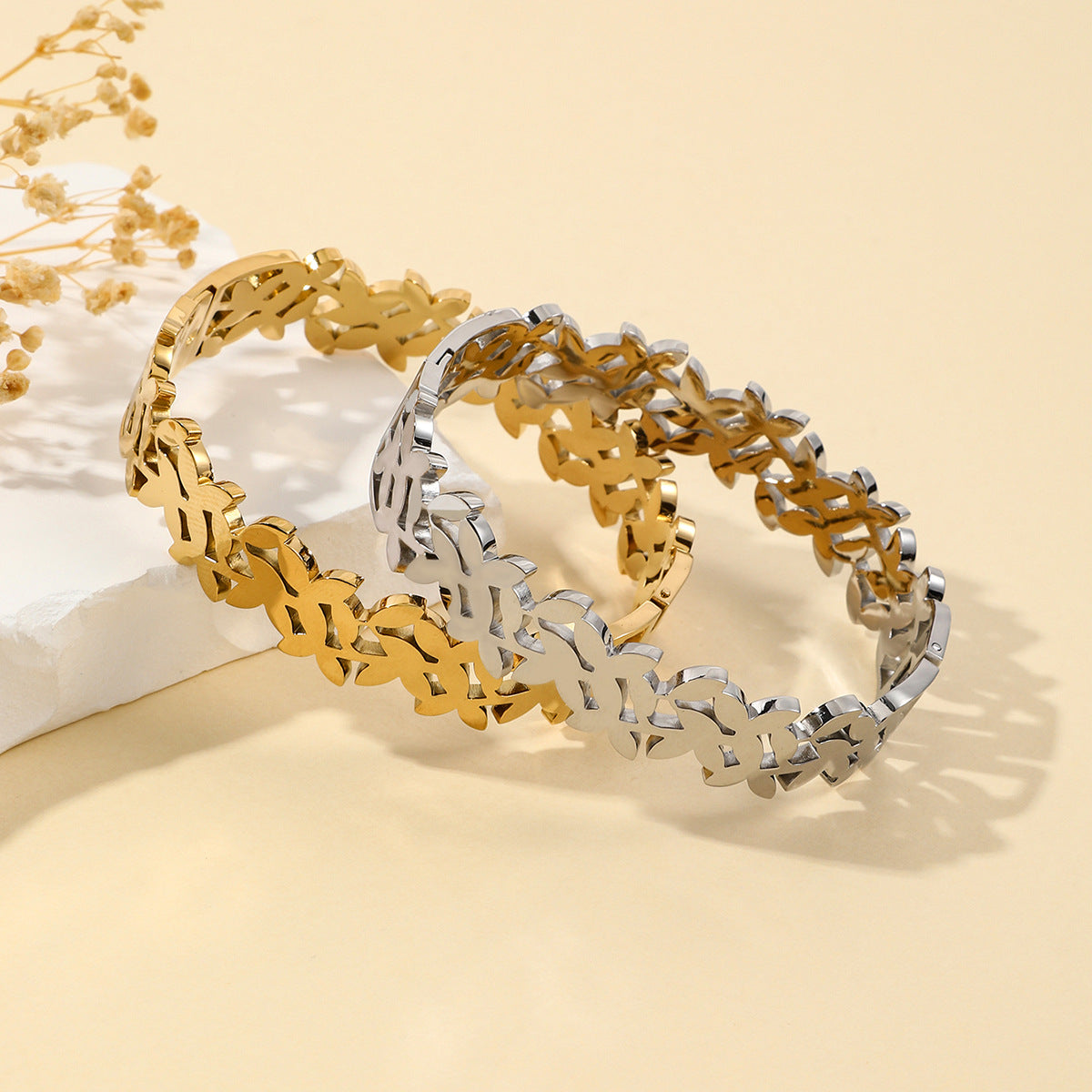 Wholesale Golden Stainless Steel Zircon Hollow Bracelet Retro Titanium Steel Bracelet Ornament Vintage  ACC-BT-Yazhi001