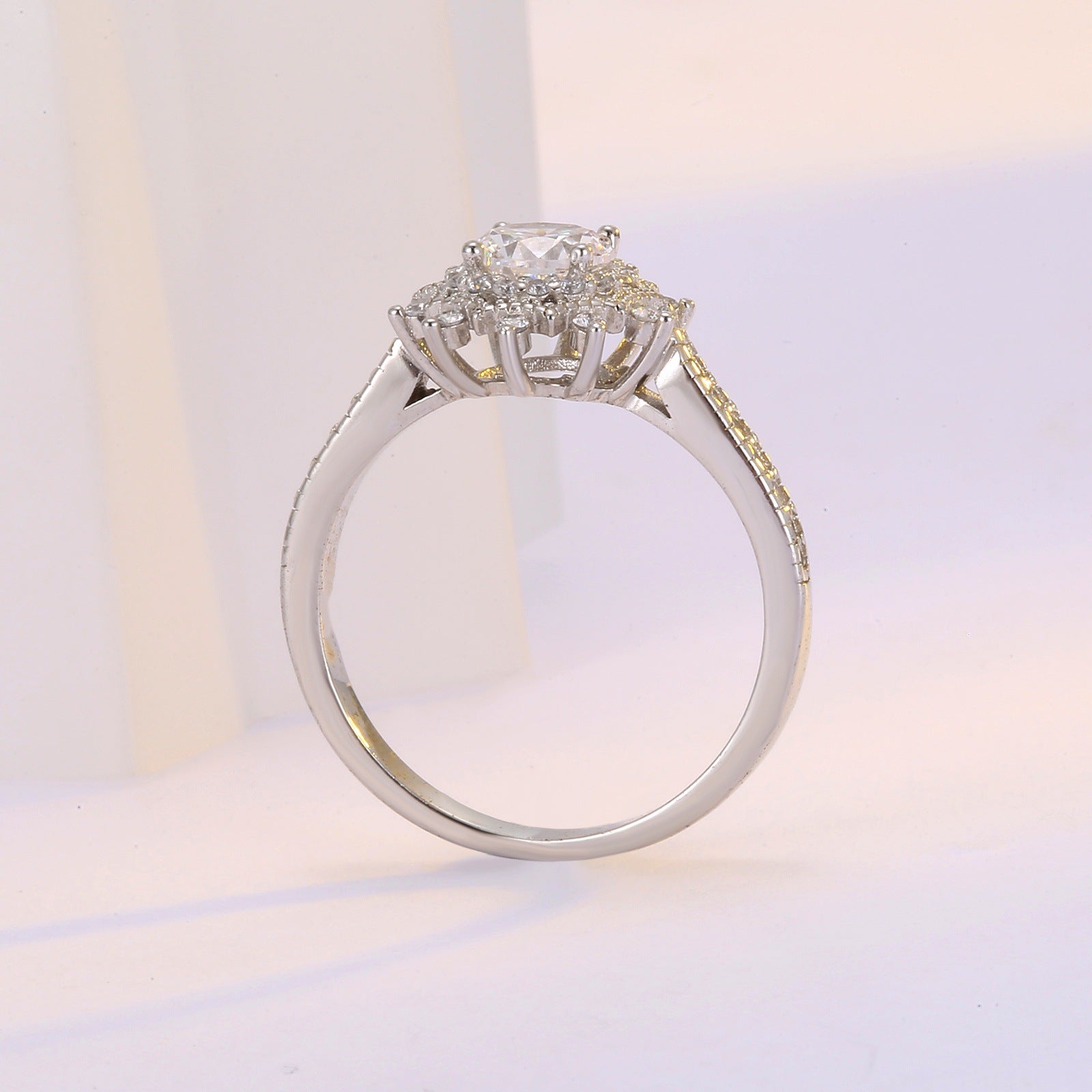 Wholesale light luxury diamond rings