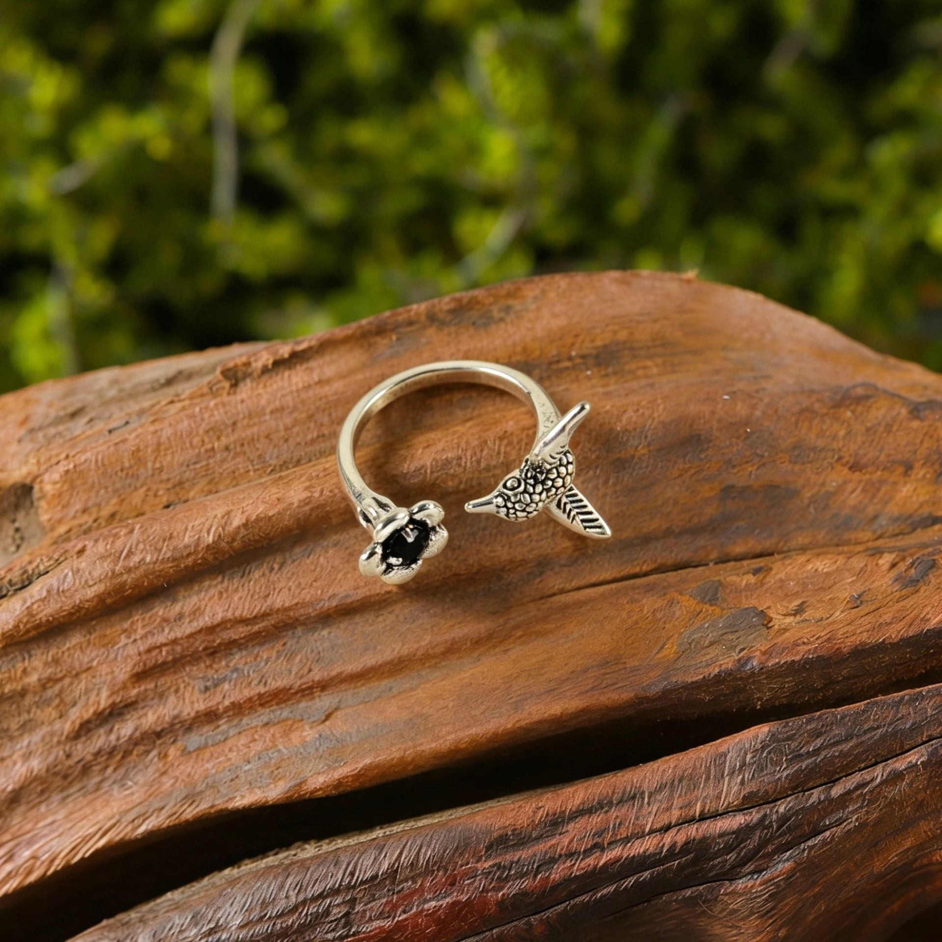 Wholesale Zinc Alloy Electroplated Hummingbird Bird Ring - Exaggerated Open Design Fashion Jewelry Accessory for Party or Gift