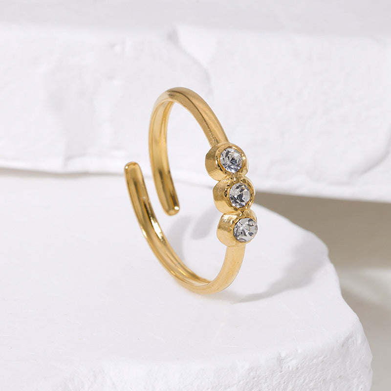 Wholesale 18K Gold Plated Stainless Steel Ring With Sparkling Crystal Minimalist Chic Band For Everyday Wear And Gift Fashion Jewelry Accessory