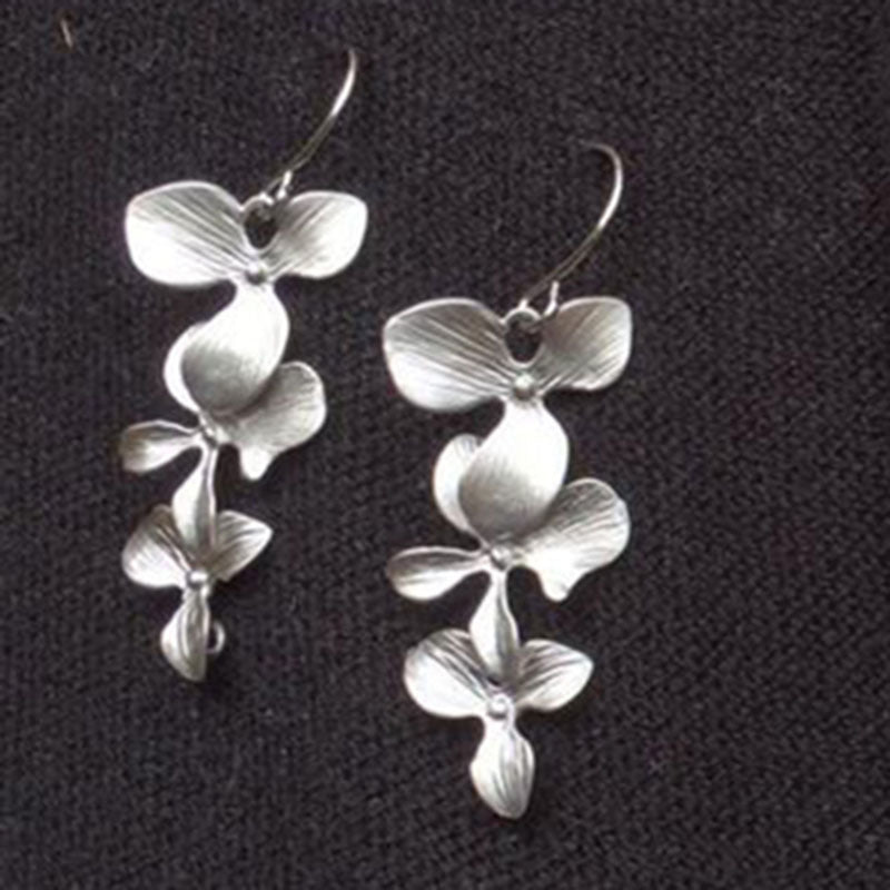 Wholesale  fashion Asian silver petal necklace earrings set