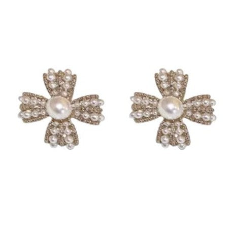 Wholesale  Retro Four-leaf Clover Flower Earrings