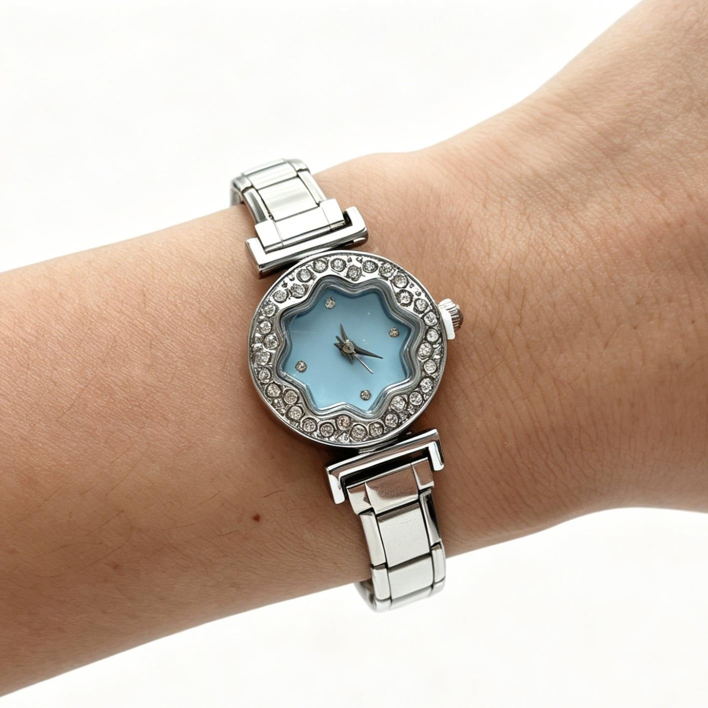Wholesale Stainless Steel Modular Detachable Women' s Watch,  Flower Diamond Dial Quartz,  Fashion Accessory for Everyday Wear and Boutique Resale